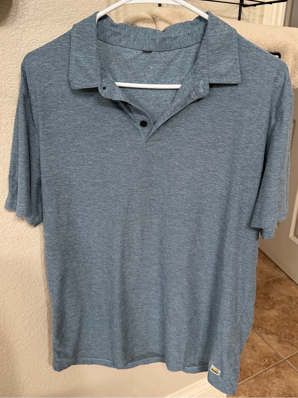 Vuori Heathered Slate Polo in Blue-Grey